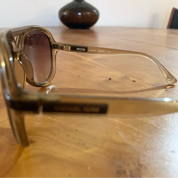 Micheal Kors Salvador Aviator Sunglasses - Picture 10 of 10